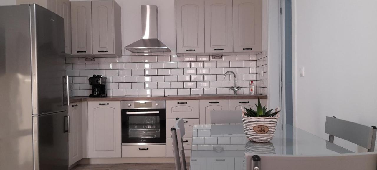 Alisachni Apartment Kini Екстериор снимка