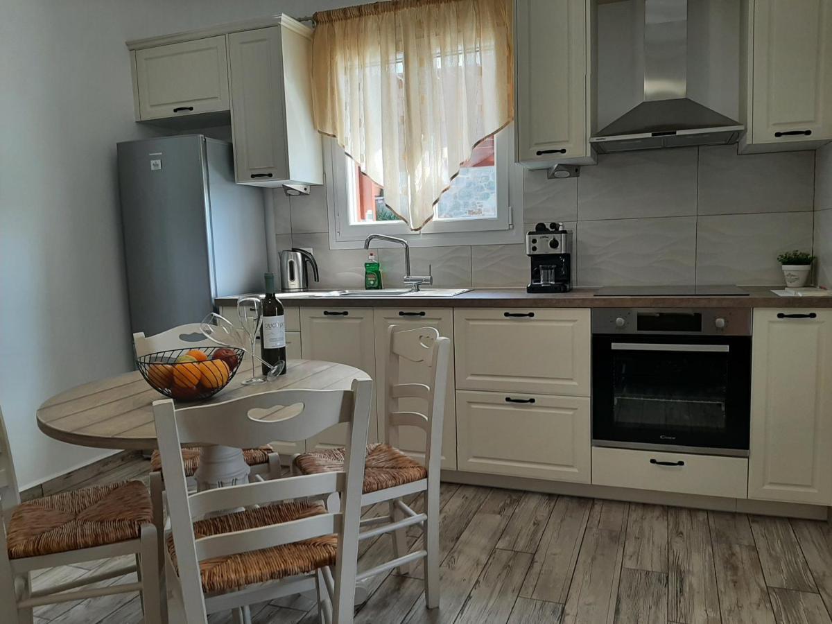 Alisachni Apartment Kini Екстериор снимка