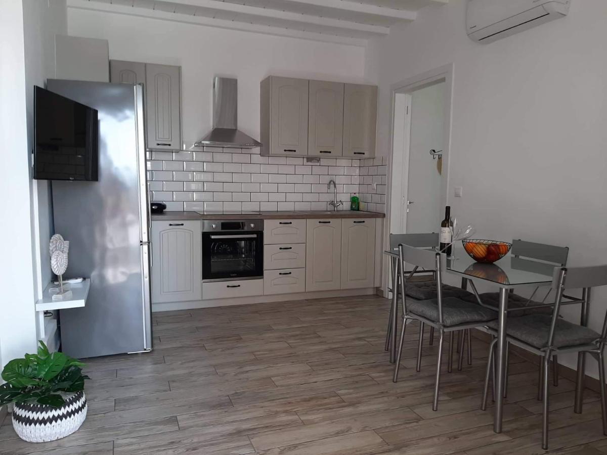 Alisachni Apartment Kini Екстериор снимка