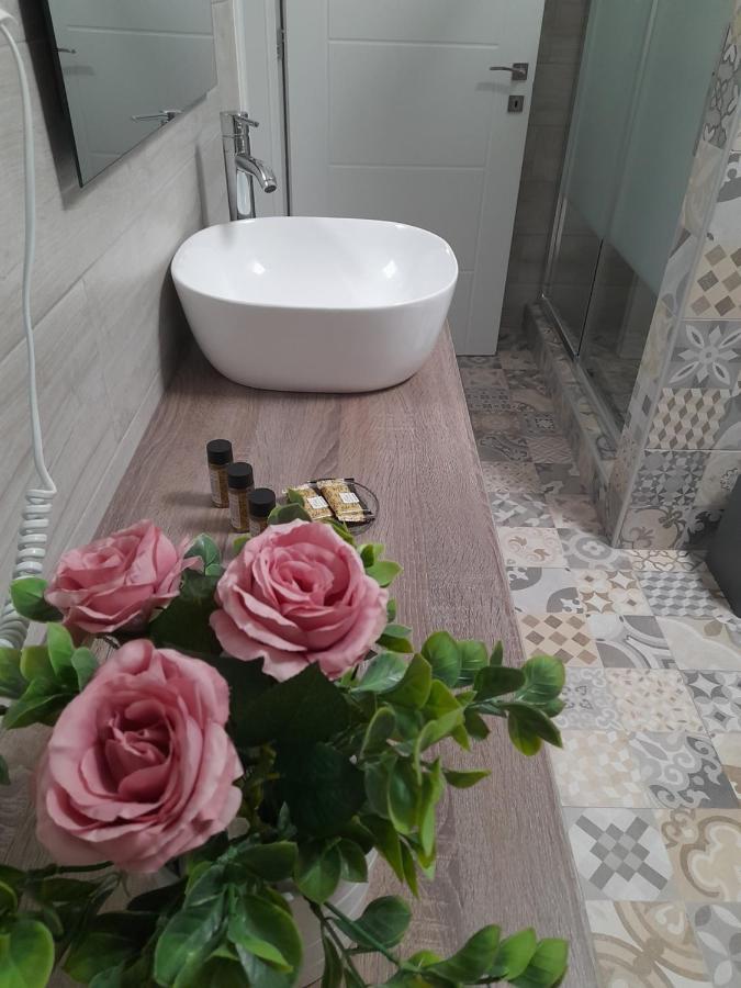 Alisachni Apartment Kini Екстериор снимка