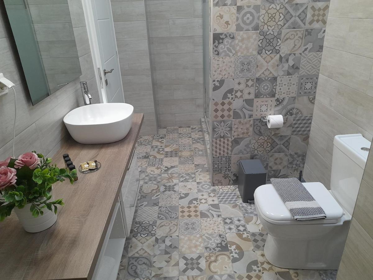 Alisachni Apartment Kini Екстериор снимка